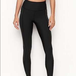 VS Total Knockout Leggings with side pockets